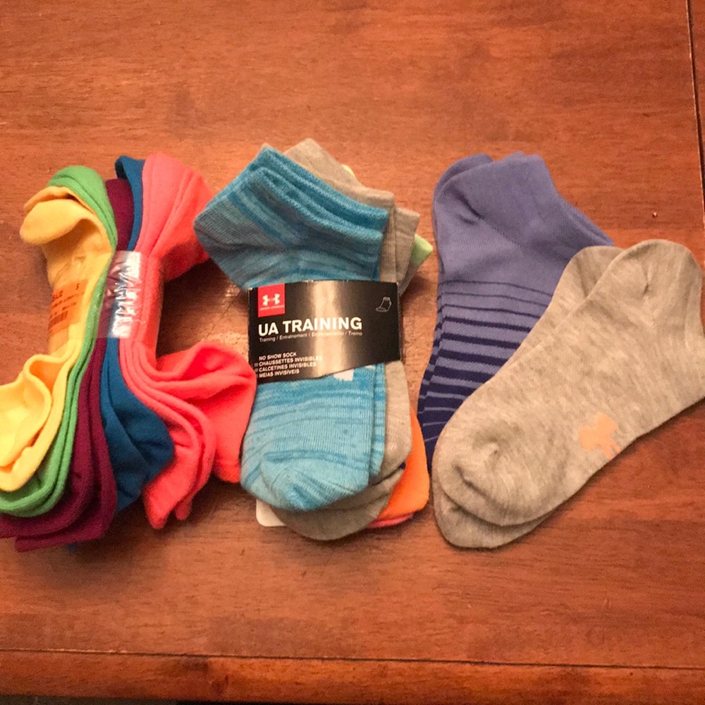 Under Armour women mixed socks  14 pairs new